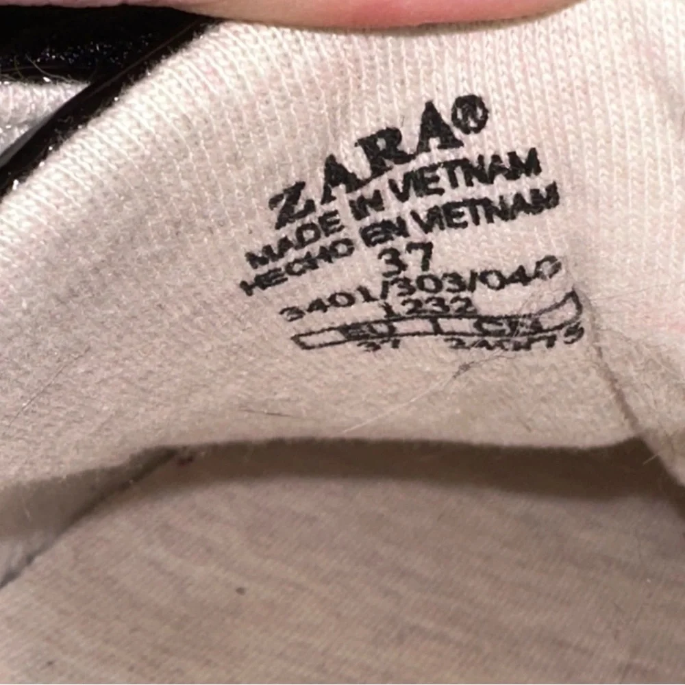 Mickey and Minnie shoes - Picture 9 of 9